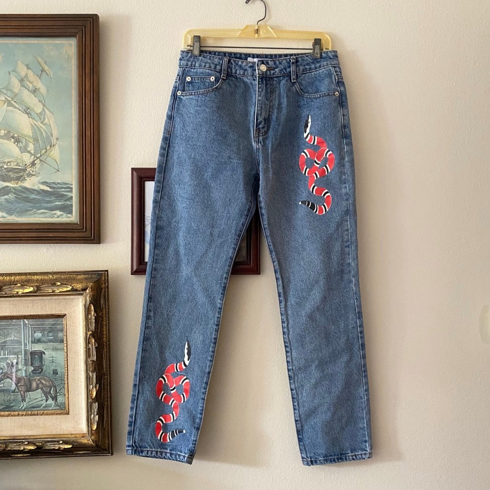 Snake Graphic Straight Leg‎ Medium Wash High Rise Blue Jeans Medium Mom Grunge